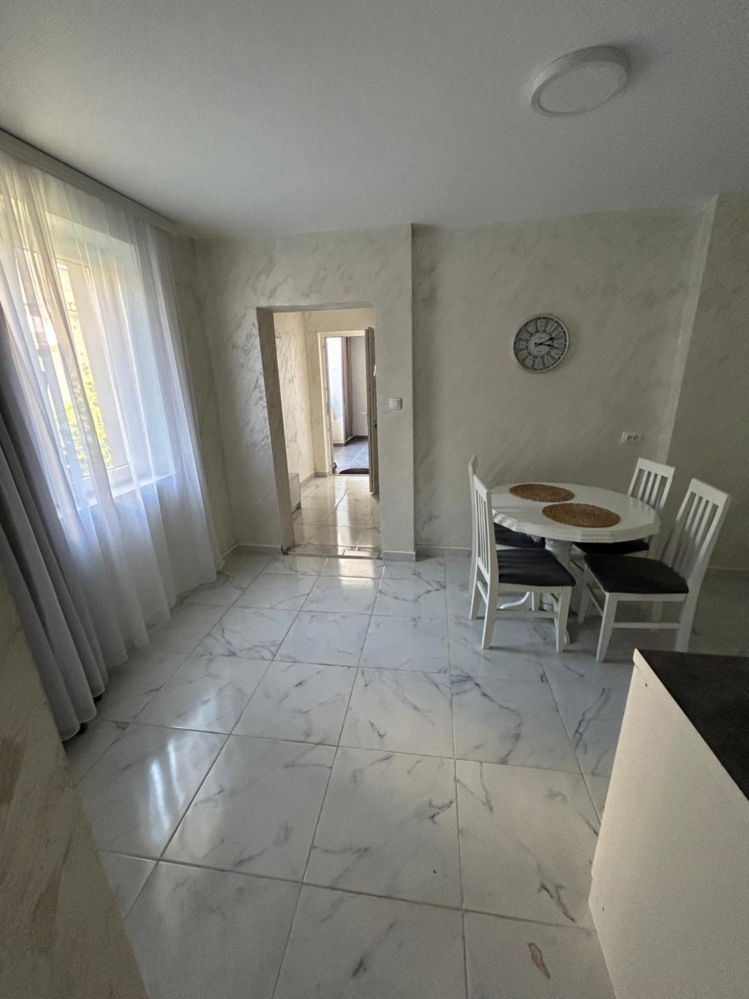 Sweet White In City Belgrade Luaran gambar